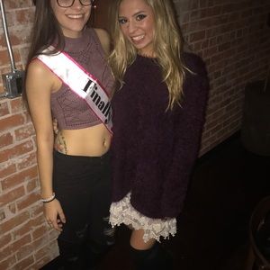 Altar’d State Sweater Size Small Maroon/ Burgandy